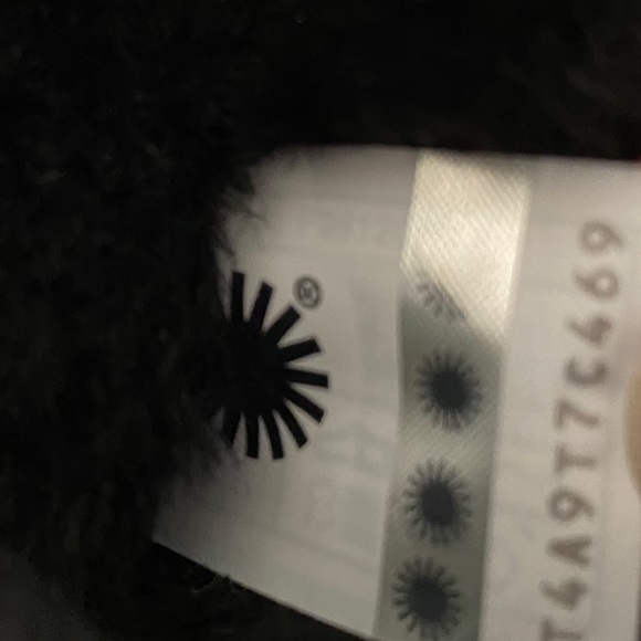 UGG Classic Short Boots Kid’s 6 (Fits Women’s 8) NWOB - Picture 7 of 15